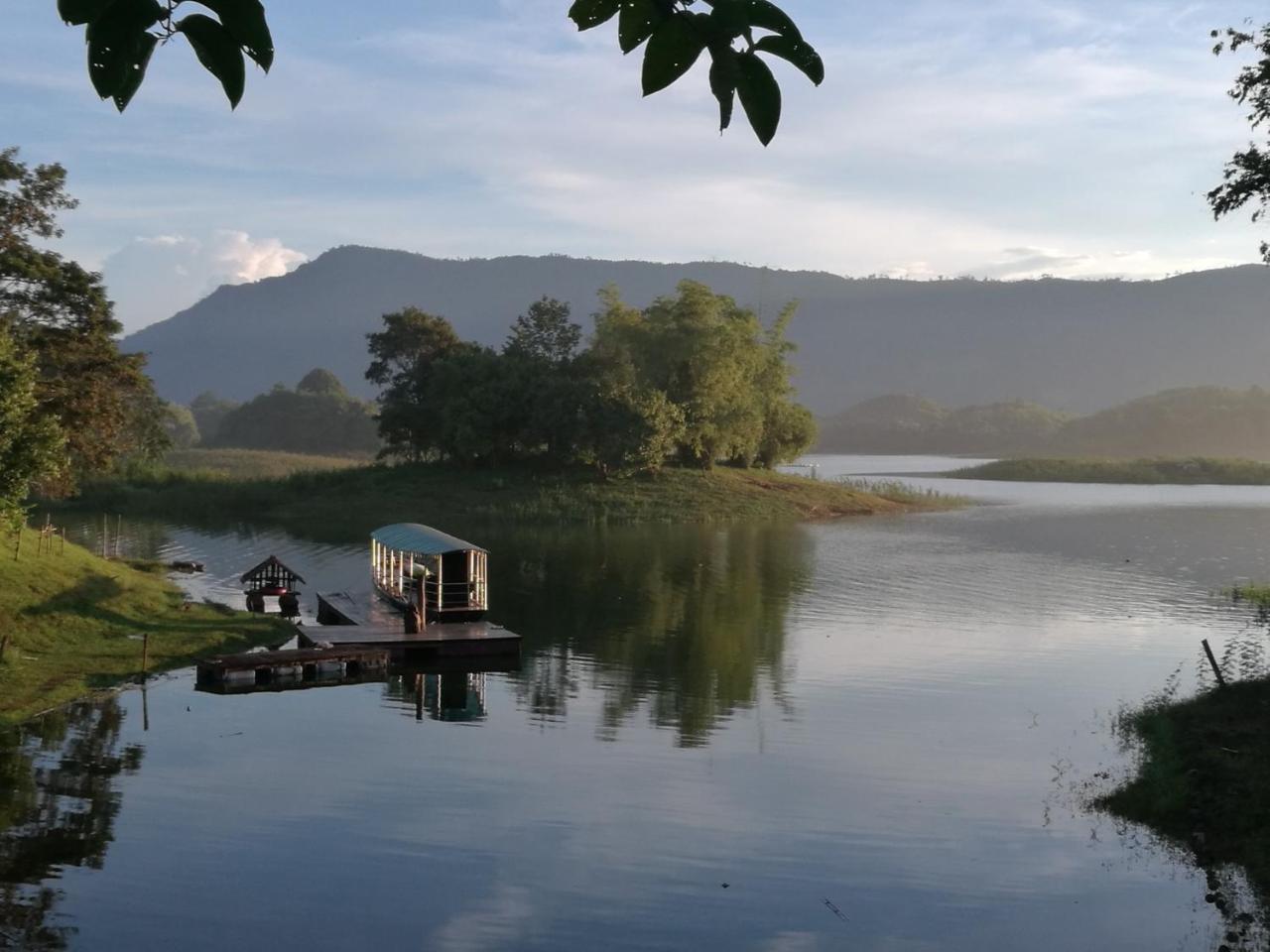 Nirvana Archipel Resort Ванг Виенг Екстериор снимка